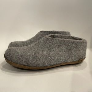 Good-excellent condition Glerup slippers with leather sole